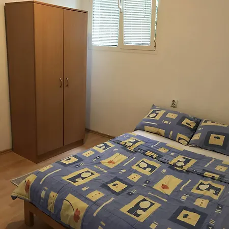 Dali Apartman *
